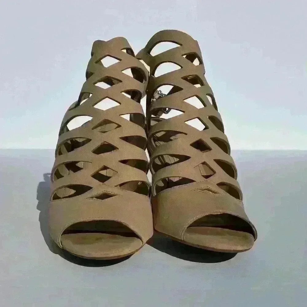 Gianni Bini Heels - Picture 3 of 10